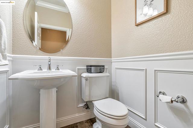 43 Sorrel Ct, Oakley CA: https://media.crmls.org/mediaz/13cf2f11-3ae1-487e-8b5e-409a76b753e8.jpg