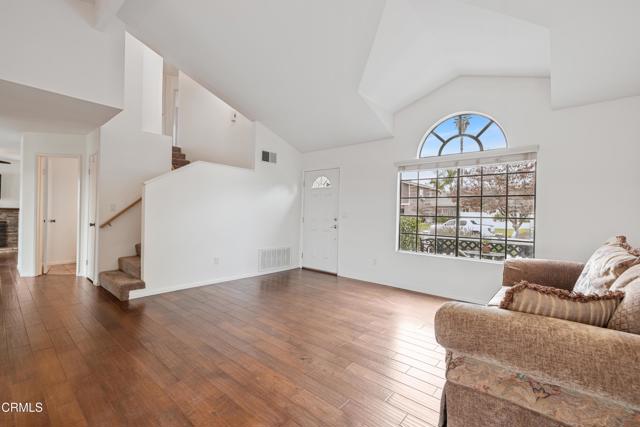 27722 Buckskin Drive, Castaic CA: https://media.crmls.org/mediaz/13d00953-ad8e-42d5-9058-c8114c40c39a.jpg