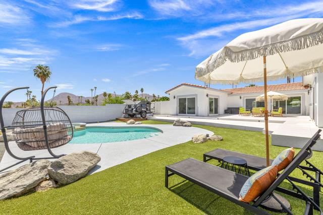 73298 Buckboard Trail Trail, Palm Desert CA: https://media.crmls.org/mediaz/13d0648f-6b1e-41ec-a9ca-492f22bc9d4b.jpg