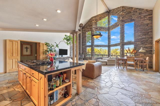 36958 Goldshot Creek Road, Mountain Center CA: https://media.crmls.org/mediaz/13d0906d-e733-4c25-9ce7-58123f3da397.jpg