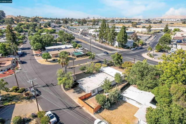 197 Carolos Drive, Pacheco CA: https://media.crmls.org/mediaz/13d114f4-016e-4d4c-bd6c-4d20a16fad58.jpg