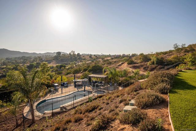 14546 Highcrest Ct, Poway CA: https://media.crmls.org/mediaz/13d19b9c-874d-48eb-ab6e-e9eb0a67f0e9.jpg