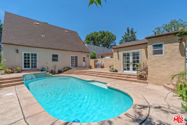 2310 Santa Anita Avenue, Altadena CA: https://media.crmls.org/mediaz/13d1d63c-f108-4653-90bb-a2f105c3d8c4.jpg