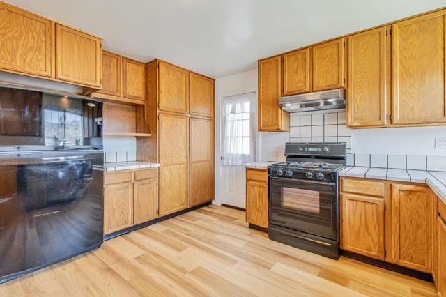 921 Newman Drive, South San Francisco CA: https://media.crmls.org/mediaz/13d2a0ee-1663-41ed-9c70-b5f7d12fa49e.jpg