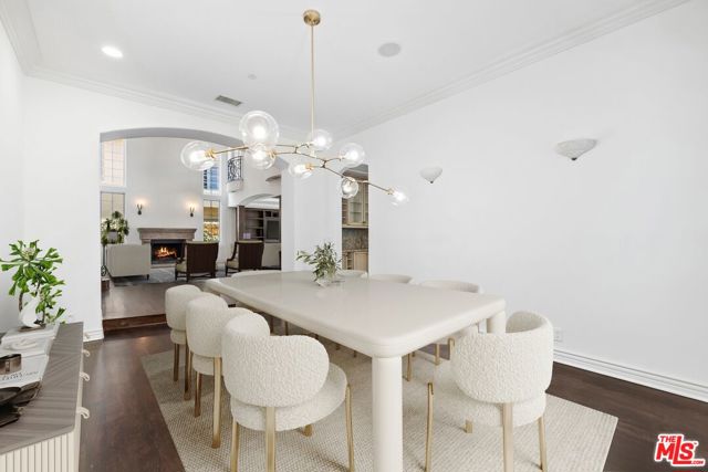 16718 Via Pacifica, Pacific Palisades CA: https://media.crmls.org/mediaz/13d2ba62-a0c8-4528-a6f4-b5d73d01d0e1.jpg