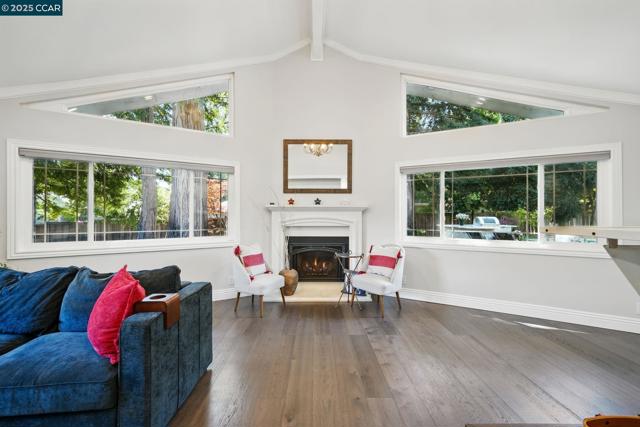 235 Saint Paul Dr, Alamo CA: https://media.crmls.org/mediaz/13d30d9e-1b30-48d3-bc1e-8ec09a0b3f49.jpg