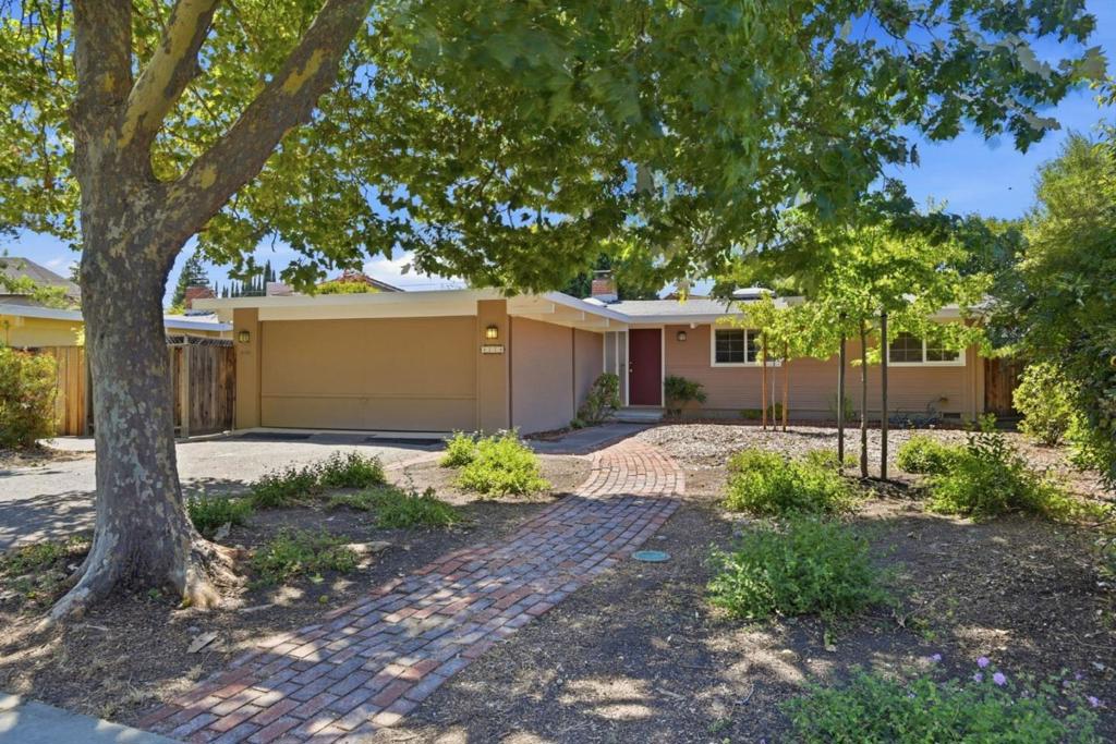 3778 Corina Way