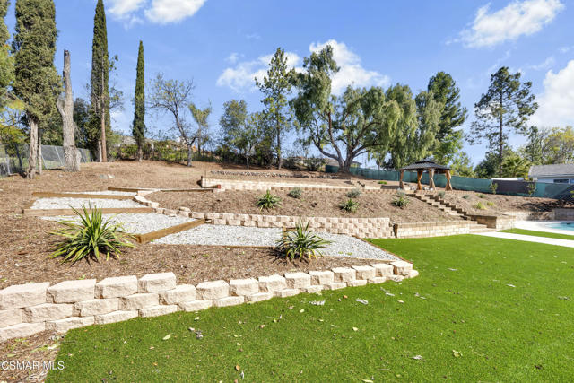 2651 Sirius Street, Thousand Oaks CA: https://media.crmls.org/mediaz/13d36afb-6af7-4185-8ede-e7c8db2b06c3.jpg
