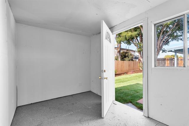 Detail Gallery Image 23 of 26 For 4947 Luna Dr, Oceanside,  CA 92057 - 3 Beds | 2 Baths
