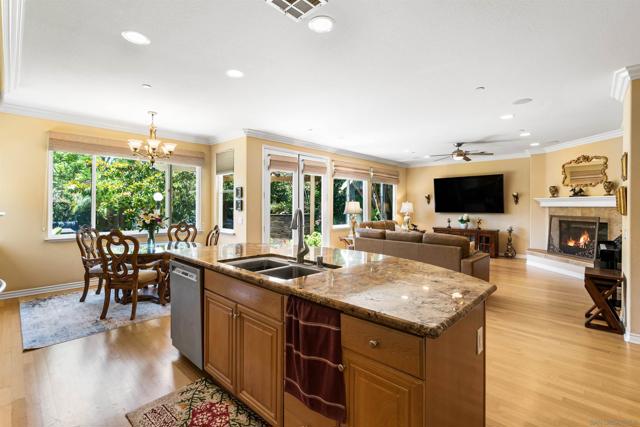 10286 Walnutdale St, San Diego CA: https://media.crmls.org/mediaz/13d45af0-e5bd-44a7-899e-e9585a947991.jpg