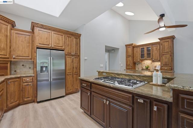 1782 Whitecliff Way, Walnut Creek CA: https://media.crmls.org/mediaz/13d4d81b-8fd9-41d6-972c-e2a57605c6d4.jpg