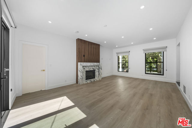 1722 N Vista Street, Los Angeles CA: https://media.crmls.org/mediaz/13d5736c-a992-480b-926f-dd979ad84644.jpg