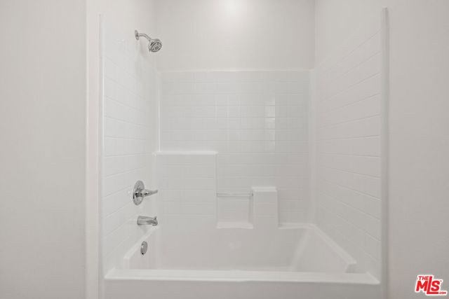 21749 Bene Drive, Santa Clarita CA: https://media.crmls.org/mediaz/13d5c8d1-67a1-4695-874a-4c8d80212fa1.jpg