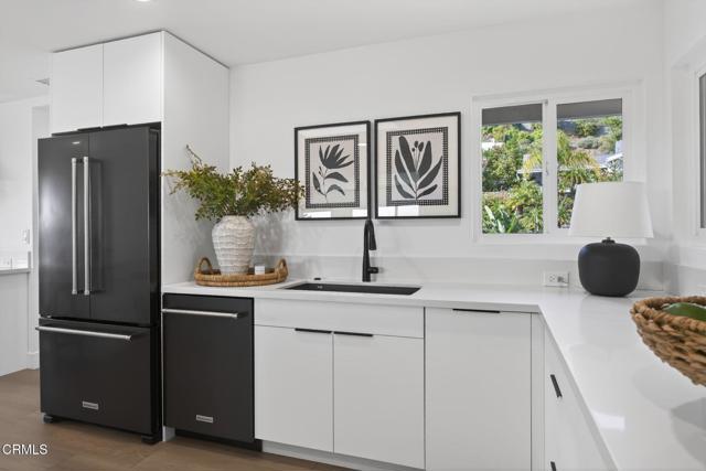 Detail Gallery Image 14 of 61 For 1221 Colina Vt, Ventura,  CA 93003 - 4 Beds | 2/1 Baths