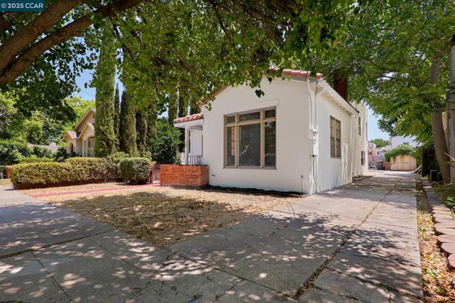 1335 Pine St, Pittsburg CA: https://media.crmls.org/mediaz/13d69c48-7fad-4a7f-b147-b893c1006718.jpg