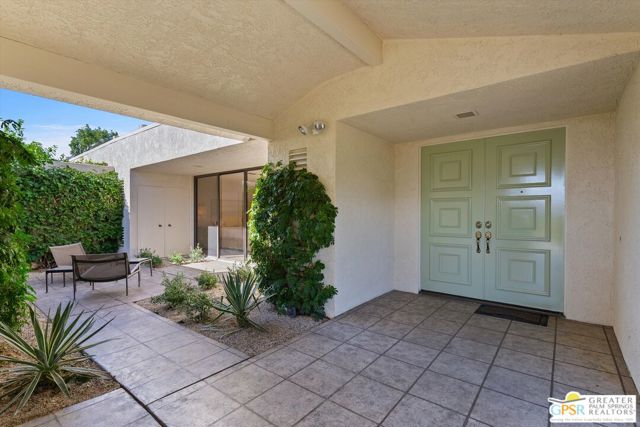 6 Trojan Court, Rancho Mirage CA: https://media.crmls.org/mediaz/13d72bfa-4fd0-4b53-90cd-3a3e65807976.jpg