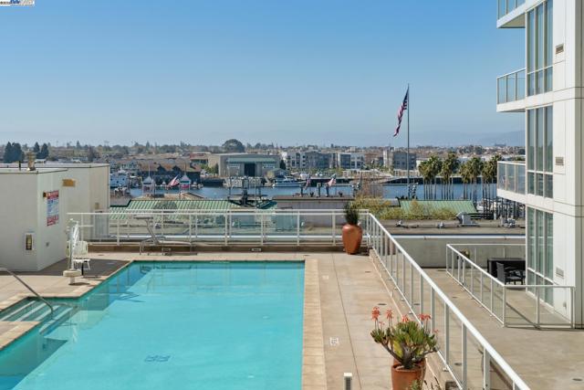 222 Broadway, Oakland CA: https://media.crmls.org/mediaz/13d75c95-3e4b-4b07-81c3-9b0e372121a9.jpg