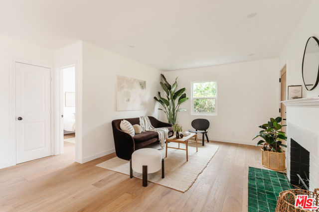 3501 Hillcrest Drive, Los Angeles CA: https://media.crmls.org/mediaz/13d7645d-97fc-492f-be3f-38b68ba0f519.jpg
