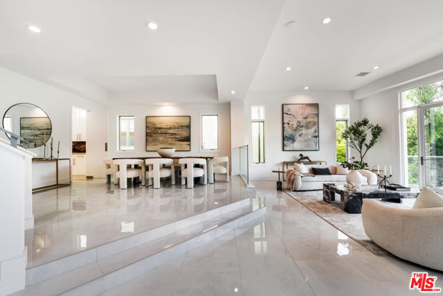 142 Union Jack Mall, Marina del Rey CA: https://media.crmls.org/mediaz/13d816f1-2aac-4f35-9d17-d37fc4d30eee.jpg