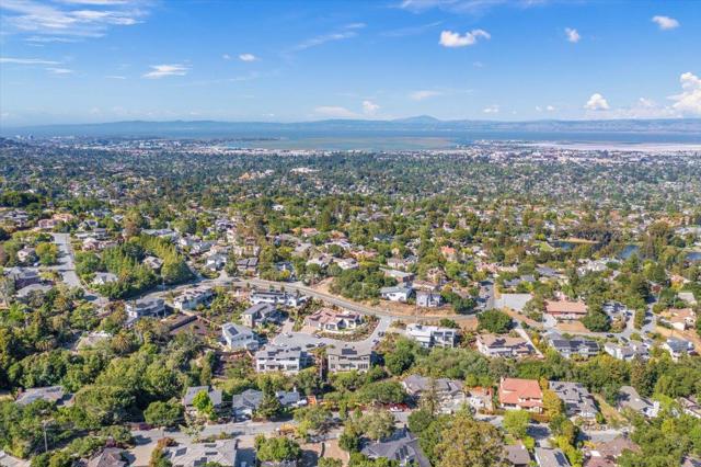 115 Wika Ranch Court, Redwood City CA: https://media.crmls.org/mediaz/13d83c32-44e6-4f7d-95cb-1c37264f8091.jpg