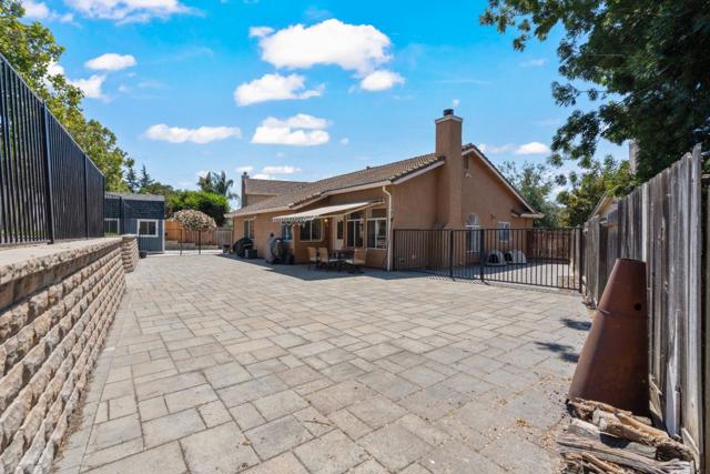 2190 Glarner Street, Hollister CA: https://media.crmls.org/mediaz/13d87465-b442-435c-bd40-f9ec39b8cad0.jpg