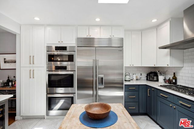 4146 Chase Avenue, Los Angeles CA: https://media.crmls.org/mediaz/13d955b0-48e7-48c3-b4a9-a8c593c2b394.jpg