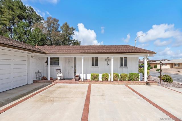 12091 Lomica Dr, San Diego CA: https://media.crmls.org/mediaz/13d9ef40-669b-4b6d-948a-348907284812.jpg