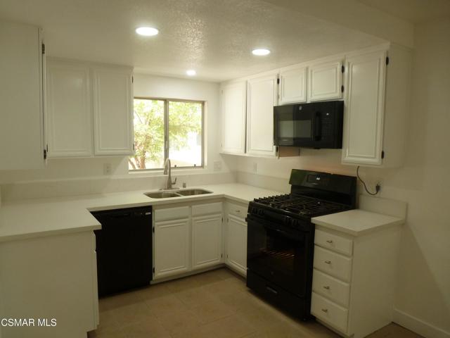 1283 Ramona Drive, Newbury Park CA: https://media.crmls.org/mediaz/13da0a02-54af-452c-bc34-f19cb82ed0de.jpg