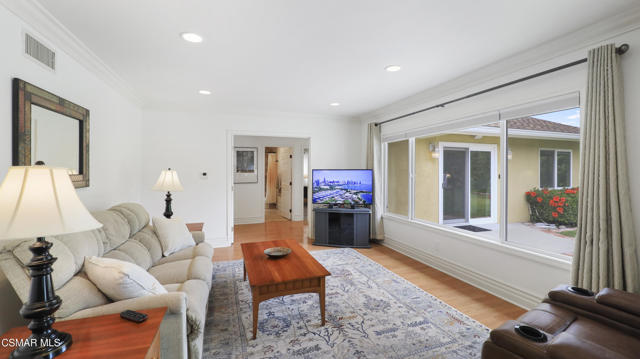 876 Emerson Street, Thousand Oaks CA: https://media.crmls.org/mediaz/13da46bb-1194-49e7-9d47-83cfb7357b52.jpg