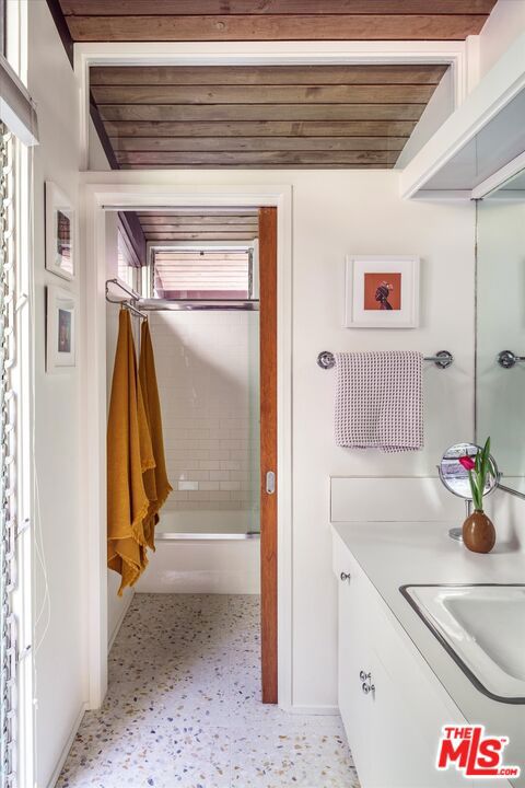 Image 19 of 53 For 1966 Lucile Avenue