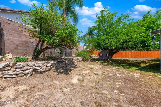 4894 Muirwood Court, Simi Valley CA: https://media.crmls.org/mediaz/13db3b89-cd1f-4ddb-8c72-ad7ebd52d631.jpg