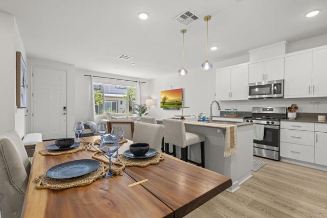 Detail Gallery Image 9 of 30 For 35180 Grove Trl, Fallbrook,  CA 92028 - 3 Beds | 2/1 Baths