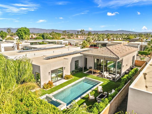 57601 Santo Thomas, La Quinta CA: https://media.crmls.org/mediaz/13dbdbe0-46fe-438b-9ede-97e24252c339.jpg