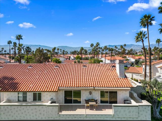 296 Vista Royale E Circle, Palm Desert CA: https://media.crmls.org/mediaz/13dbf694-b3b6-49e9-8882-d4844ce0e43f.jpg