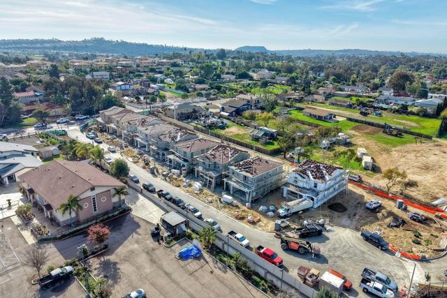 793 Michael Ct, Vista CA: https://media.crmls.org/mediaz/13dc12d2-e54b-498f-b5cd-5e6cbee588f1.jpg