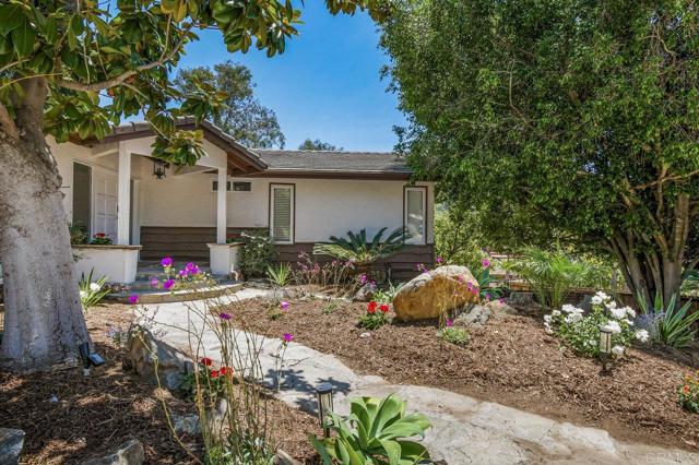 10549 Anaheim dr, La Mesa CA: https://media.crmls.org/mediaz/13dcf2d1-4c06-48e2-a7d0-598e1e79661f.jpg