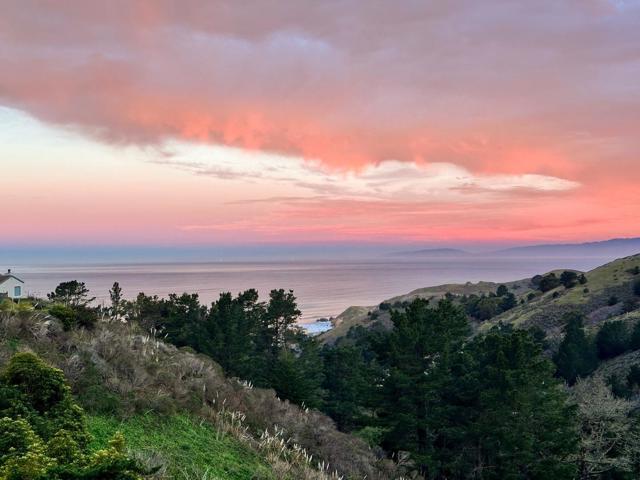 945 Fassler Avenue, Pacifica CA: https://media.crmls.org/mediaz/13dd0ef4-c33a-4476-8c40-bb3548f389c2.jpg