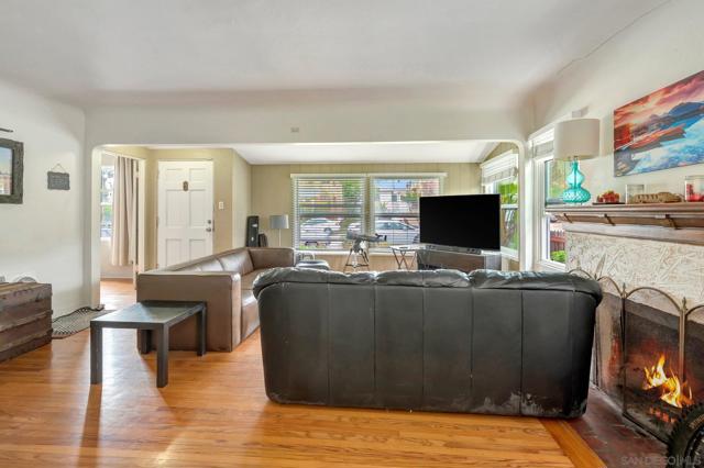4817 4821 Coronado Ave., San Diego CA: https://media.crmls.org/mediaz/13dd4121-f8d2-40b0-a766-bcc4ef684f85.jpg