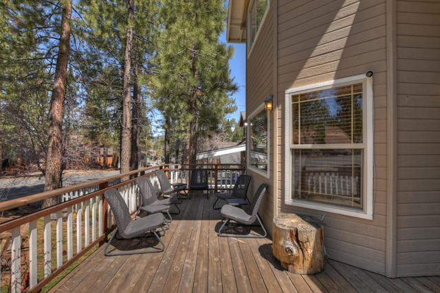 387 Wren Drive, Big Bear CA: https://media.crmls.org/mediaz/13ddccfe-0c2a-4502-929a-81b6fb3d5eb3.jpg