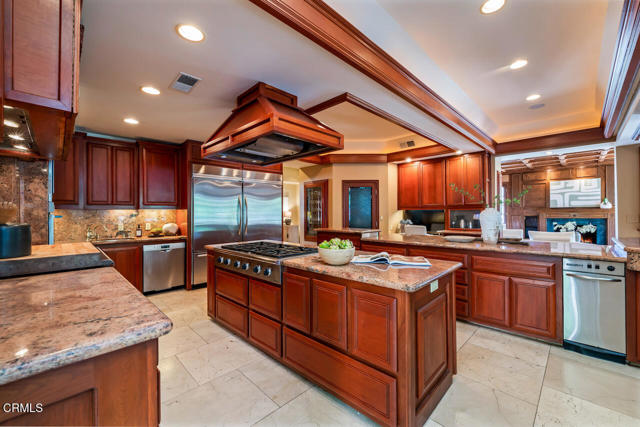 Detail Gallery Image 15 of 62 For 427 Long Canyon Rd, Bradbury,  CA 91008 - 5 Beds | 5/1 Baths