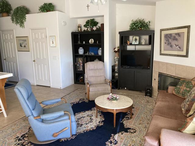 Detail Gallery Image 8 of 39 For 22929 via Santana, Nuevo,  CA 92567 - 4 Beds | 2 Baths