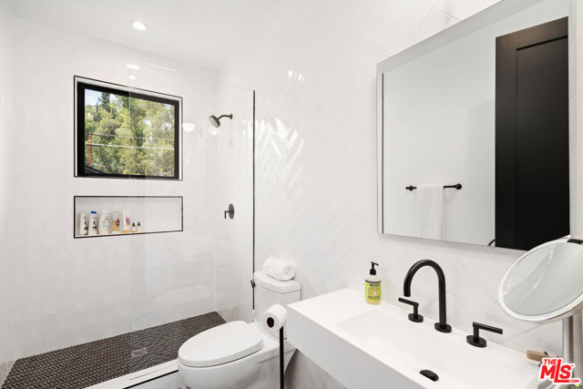 1919 Pinehurst Road, Los Angeles CA: https://media.crmls.org/mediaz/13de7789-284f-4f3c-8bd7-32212ef8318c.jpg