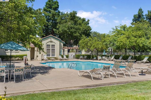 4120 Lucca Ct, Pleasanton CA: https://media.crmls.org/mediaz/13df3910-7d00-47b2-a5fd-efa25204f120.jpg