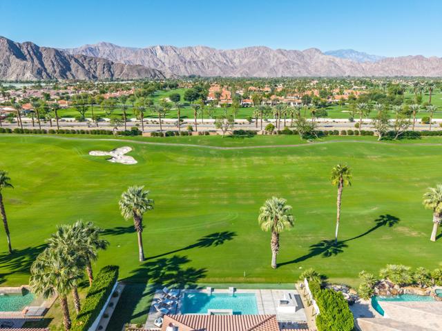 51461 Marbella Court, La Quinta CA: https://media.crmls.org/mediaz/13df8cb9-6f5c-4a6d-a659-fec754104ab1.jpg