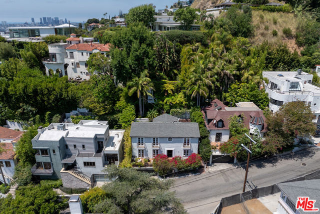 1531 Marmont Avenue, Los Angeles CA: https://media.crmls.org/mediaz/13dff832-e707-4360-bbed-0a2a2c2040c9.jpg