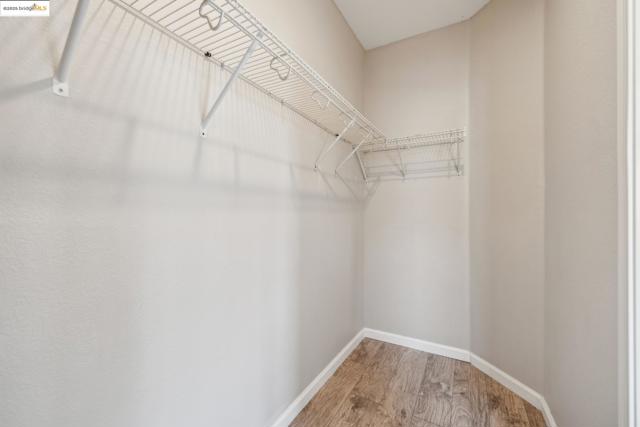 711 Summer Ln, Richmond CA: https://media.crmls.org/mediaz/13e04d10-ace6-45e1-abe4-47d820ec219a.jpg