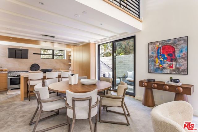 919 1/2 Hilldale Avenue, West Hollywood CA: https://media.crmls.org/mediaz/13e165a3-eec8-4c08-9d21-b40d10a61b5f.jpg