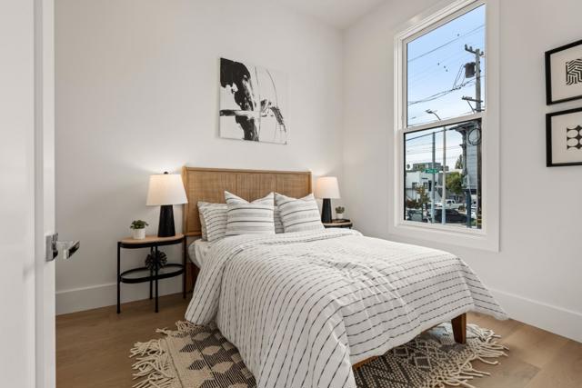 17 30th Street, San Francisco CA: https://media.crmls.org/mediaz/13e18ad5-3dde-450d-b612-a204daa3c16e.jpg