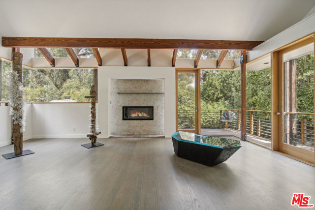 7728 Woodrow Wilson Drive, Los Angeles CA: https://media.crmls.org/mediaz/13e1b85a-9c73-43a5-b97a-3e548d5e0ce8.jpg