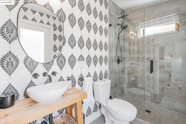 3336 Oak Ct, Lafayette CA: https://media.crmls.org/mediaz/13e24b25-16ba-4582-b457-0ebbc47044cc.jpg